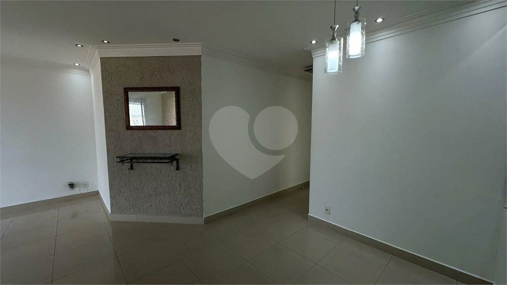 Apartamento à venda com 3 quartos, sendo 1 suíte, em Parque Maria Luiza, São Paulo, SP