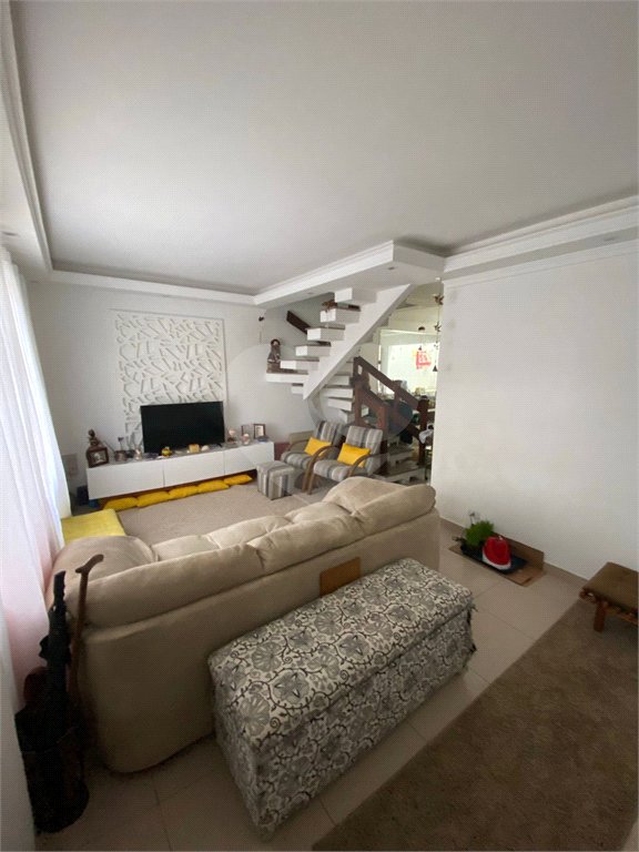 Casa à venda com 3 quartos, sendo 1 suíte, no condomínio Residencial Santa Teresinha, São Paulo - SP