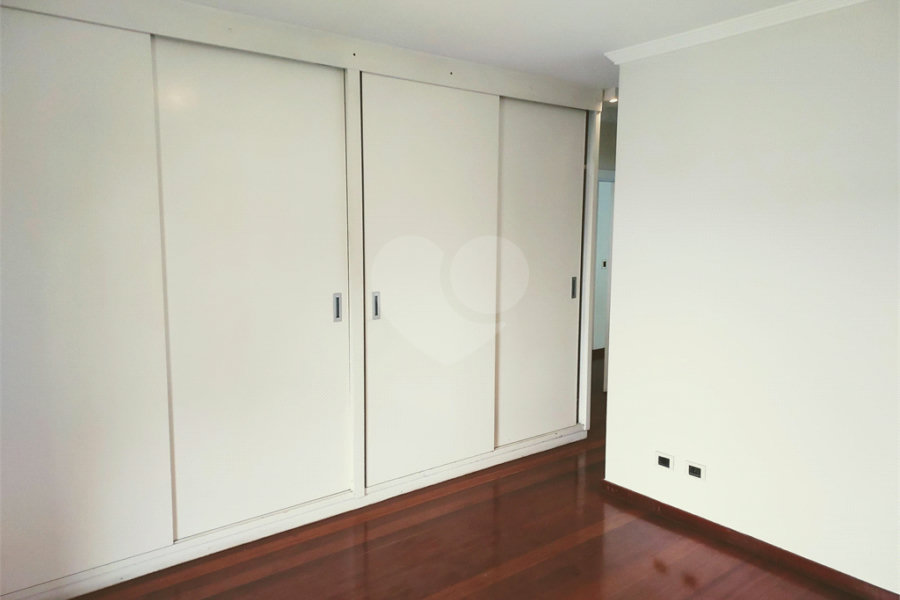 Casa à venda com 3 suítes no condomínio Chácara Francesa, São Paulo - SP
