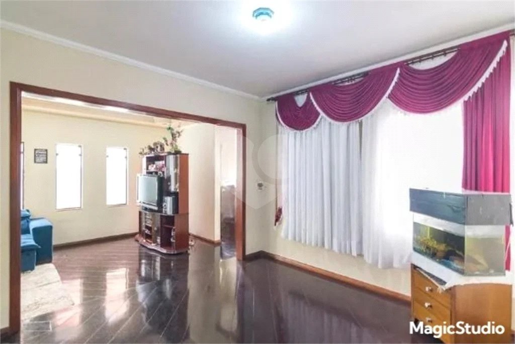 Casa com 275m², 3 quartos, 2 suítes, 8 garagens, à venda em Santo André