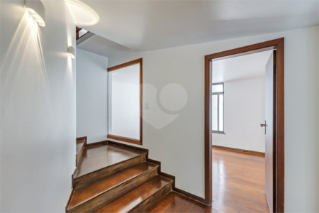 Casa à venda com 3 quartos, sendo 1 suíte,  em Granja Julieta, São Paulo, SP