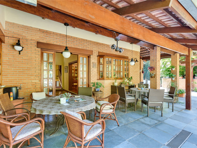 Casa à venda com 4 quartos, sendo 2 suítes,  em Jardim Cordeiro, São Paulo, SP