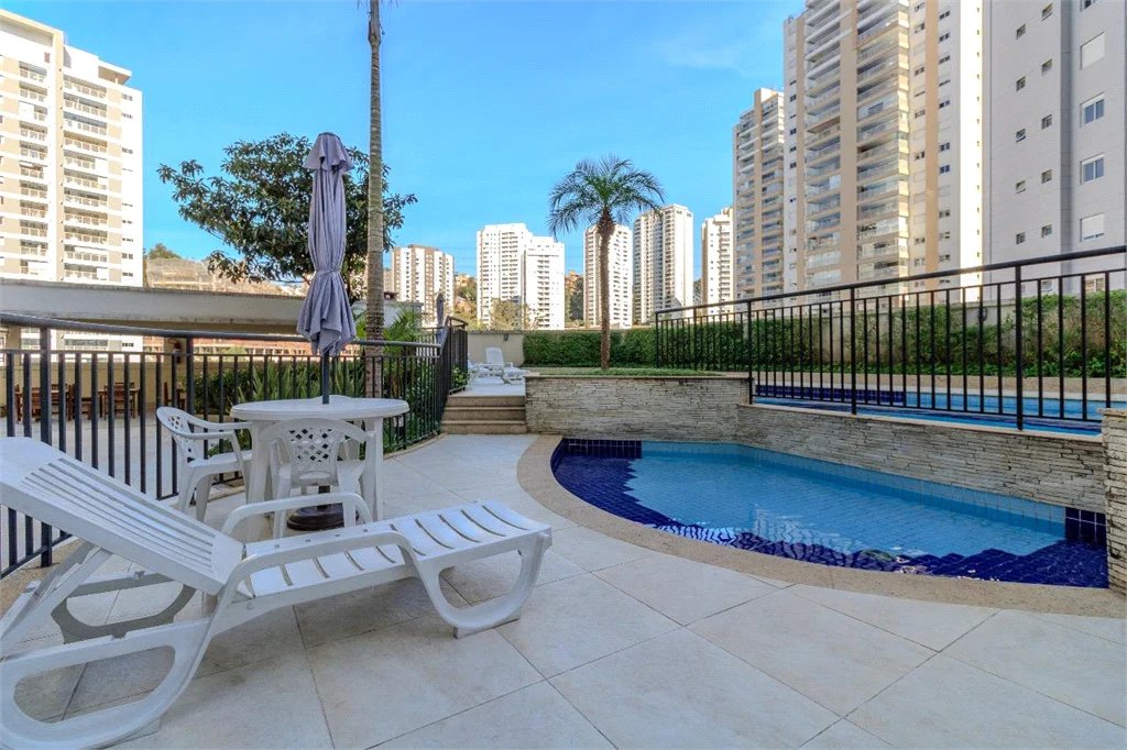 Apartamento à venda com 2 quartos, sendo 1 suíte,  em Vila Andrade, São Paulo, SP