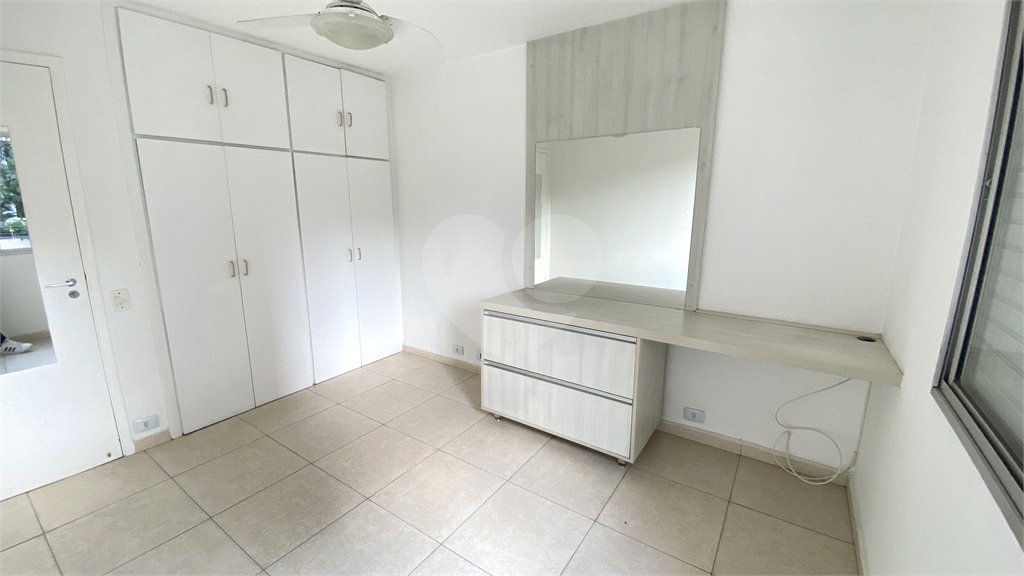 Apartamento à venda com 3 quartos, sendo 1 suíte, em Campo Belo, São Paulo, SP