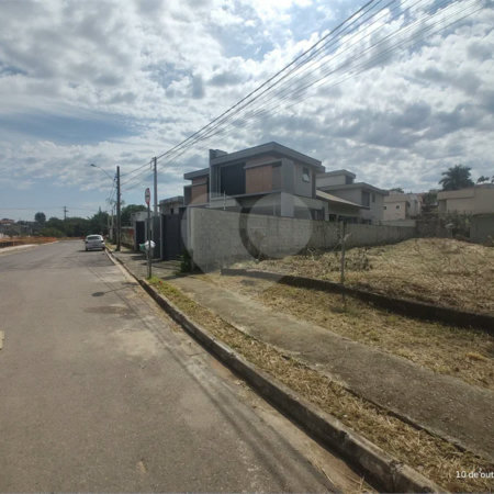Terreno em Atibaia com 652 metros, pronto para construir no Jardim do Lago, aceita financiamento