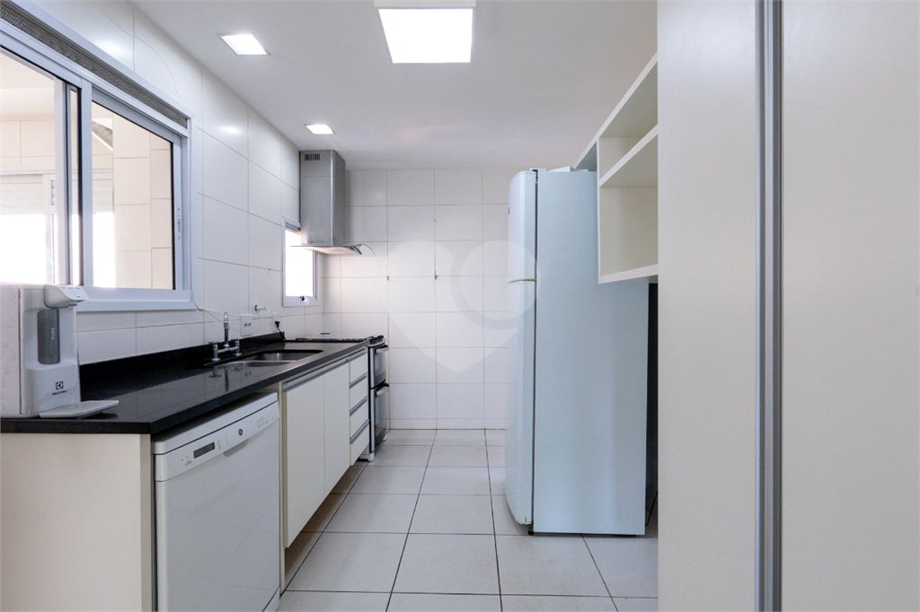 Apartamento à venda com 3 suítes em Campo Belo, São Paulo, SP