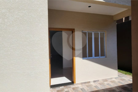 Casa à venda com 2 suítes no condomínio Vilagio, Atibaia - SP