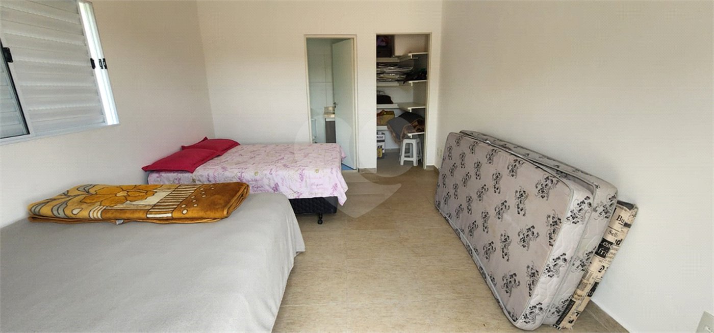 Casa à venda com 4 quartos, sendo 2 suítes, no condomínio Marinas, Bom Jesus dos Perdões - SP