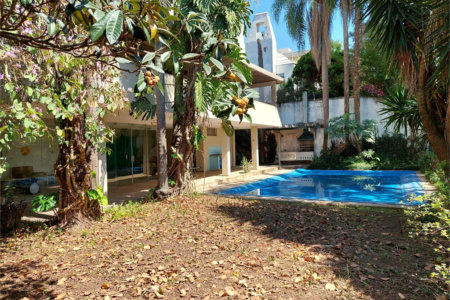 Casa à venda com 3 suítes em Jardim Leonor, São Paulo, SP