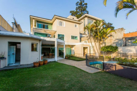 Sobrado à venda com 4 quartos, sendo 3 suítes, em Brooklin, São Paulo, SP