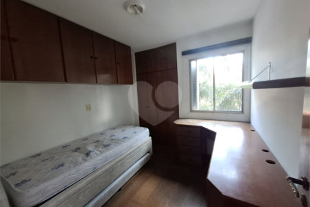 Apartamento à venda com 3 quartos, sendo 1 suíte, em Jardim Marajoara, São Paulo, SP