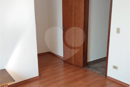 Sobrado à venda com 3 quartos, sendo 1 suíte, em Vila Mascote, São Paulo, SP