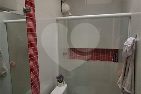 Sobrado à venda com 3 suítes em Vila Constança, São Paulo, SP
