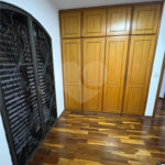 Sobrado à venda com 4 quartos, sendo 1 suíte,  em Jardim Santa Rosa, Araraquara, SP