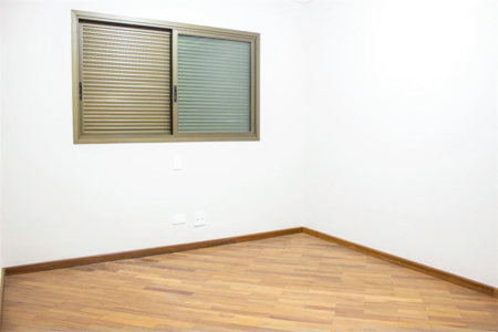 Apartamento à venda com 3 suítes em Jardim Londrina, São Paulo, SP