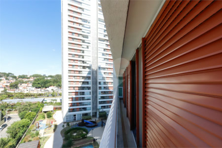 Apartamento à venda com 3 quartos, sendo 1 suíte,  em Vila Anastácio, São Paulo, SP