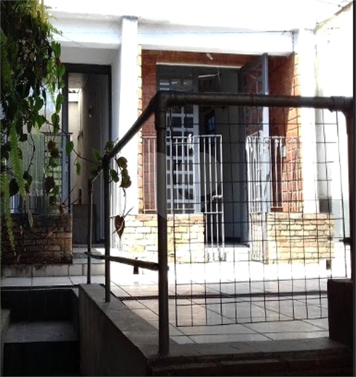 Sobrado à venda com 8 quartos, sendo 3 suítes, em Liberdade, São Paulo, SP