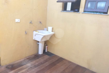 Casa à venda com 3 quartos, sendo 1 suíte, em Vila Pirajussara, São Paulo, SP