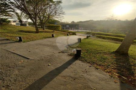 Casa à venda com 3 quartos, sendo 1 suíte,  no condomínio Atibaia Park 1, Atibaia - SP