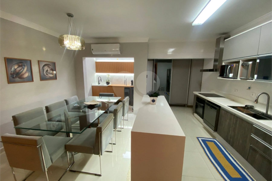 Casa à venda com 3 suítes no condomínio Belle Villle, São Paulo - SP