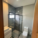 Casa à venda ou para alugar com 4 quartos, sendo 3 suítes,  no condomínio Residencial Milano, Indaiatuba - SP