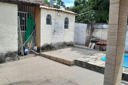 Casa à venda com 3 quartos em Santíssimo, Rio de Janeiro, RJ