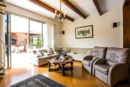 Casa à venda com 3 suítes no condomínio Praça Coronel Fernandes de Lima,47, São Paulo - SP