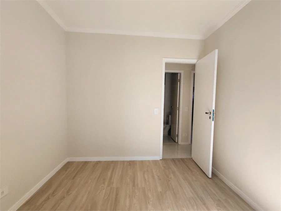 Apartamento à venda com 3 quartos, sendo 1 suíte,  em Vila Romana, São Paulo, SP