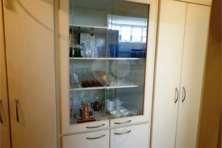Apartamento à venda com 3 quartos, sendo 1 suíte, em Santa Cecília, São Paulo, SP