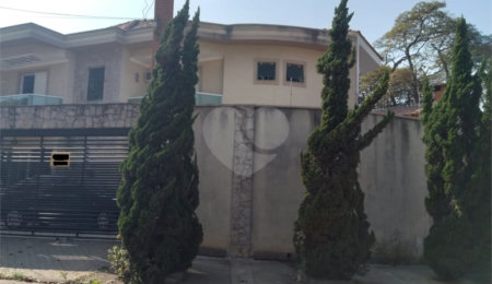 Sobrado à venda com 3 quartos, sendo 1 suíte,  em Parque São Domingos, São Paulo, SP