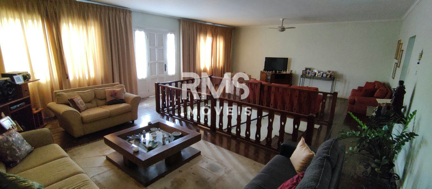Casa à venda com 4 quartos, sendo 2 suítes,  no Centro, Itu, SP