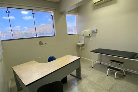 Salão Comercial para alugar em Vila Romanópolis, Ferraz de Vasconcelos, SP