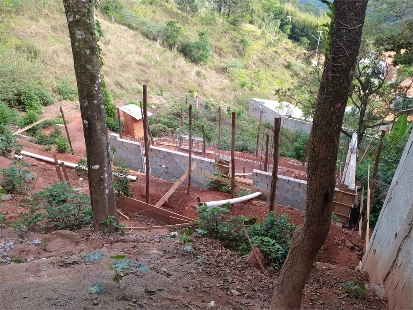 Terreno à venda no condomínio Loteamento Altos da Cantareira, Mairiporã - SP