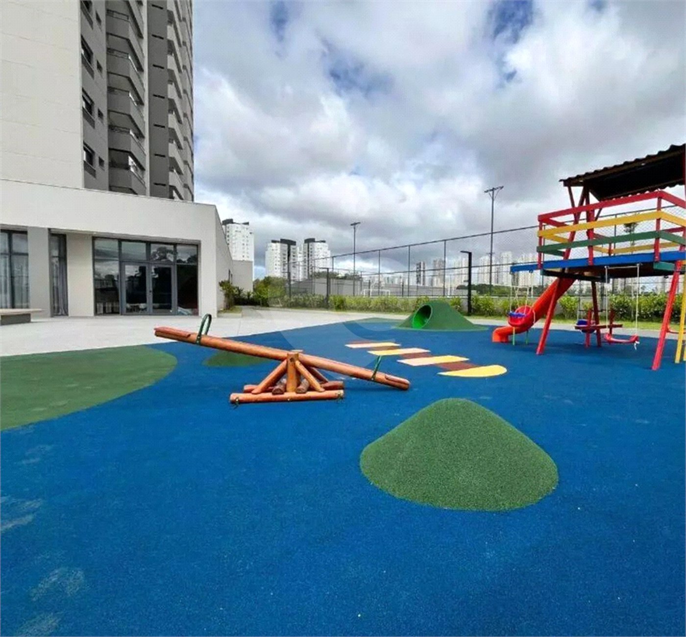 Apartamento para alugar com 3 suítes em Parque Campolim, Sorocaba, SP