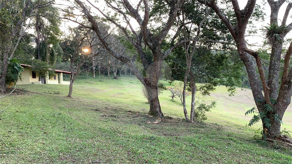 Chácara à venda com 5 quartos em Volta Grande (são João Novo), São Roque, SP