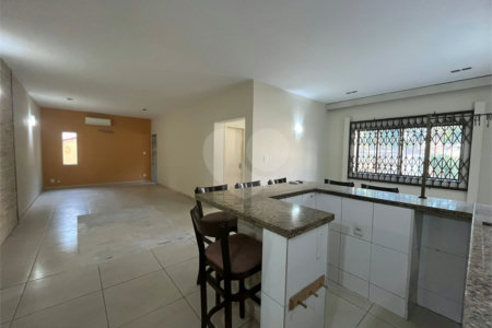 Casa à venda com 2 quartos, sendo 1 suíte, no condomínio Residencial Vale das Palmeiras, Rio de Janeiro - RJ