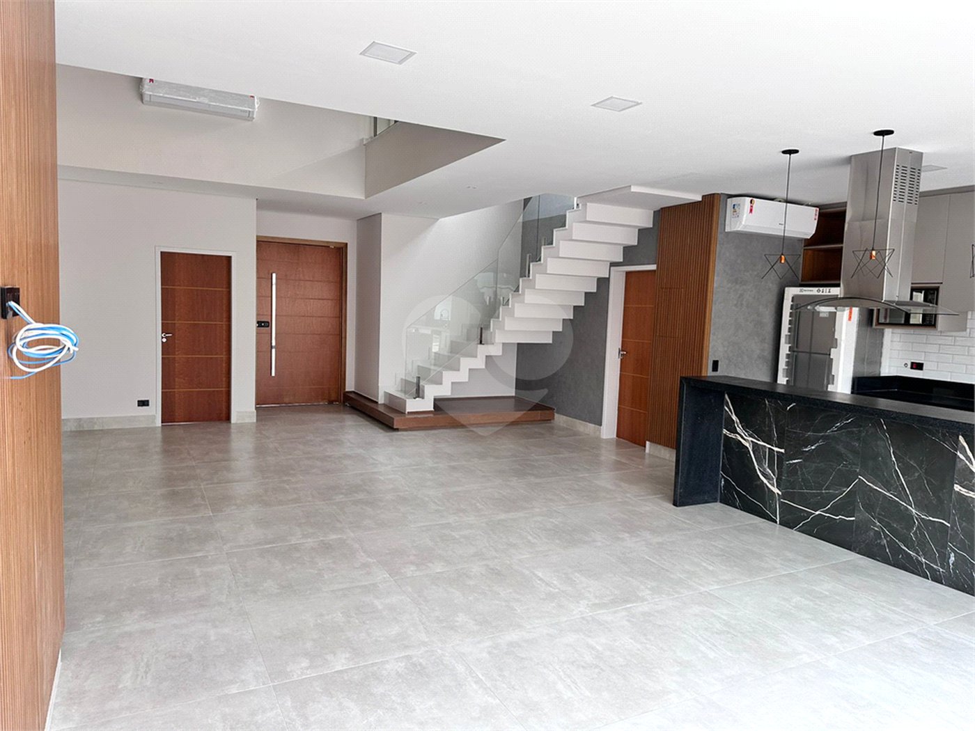 Casa à venda com 3 suítes no condomínio Residencial Central Parque, Salto - SP