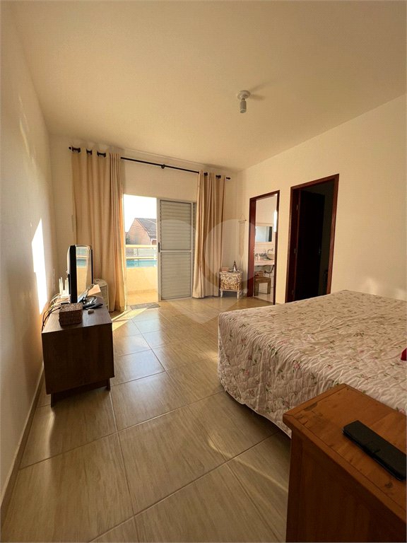 Sobrado à venda com 4 quartos, sendo 2 suítes,  em Nova Cerejeira, Atibaia, SP