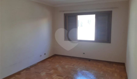 Sobrado à venda com 3 quartos, sendo 1 suíte,  em Jardim Olympia, São Paulo, SP