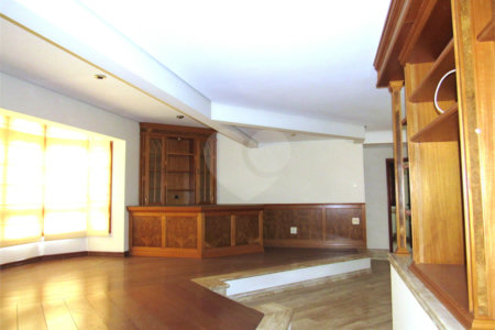 Casa à venda com 3 suítes em Alto da Boa Vista, São Paulo, SP