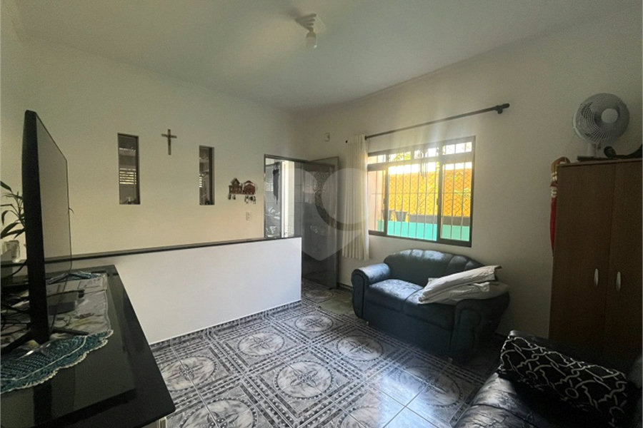 Casa à venda com 3 quartos em Campo Limpo, São Paulo, SP