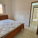 Casa para alugar com 3 quartos, sendo 1 suíte, no condomínio Santa Mônica, Atibaia - SP