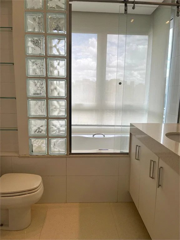 Apartamento à venda com 3 suítes em Vila Andrade, São Paulo, SP