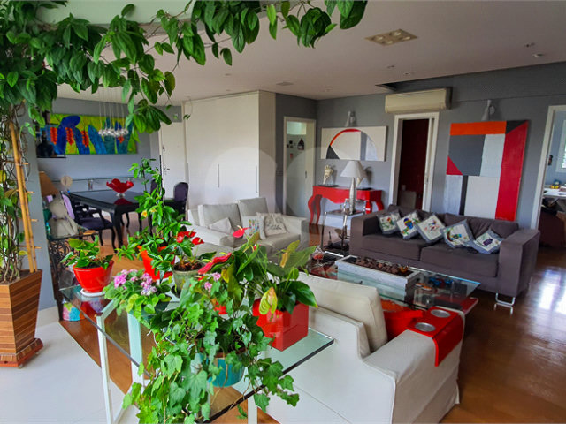 Apartamento à venda com 3 suítes em Morumbi, São Paulo, SP