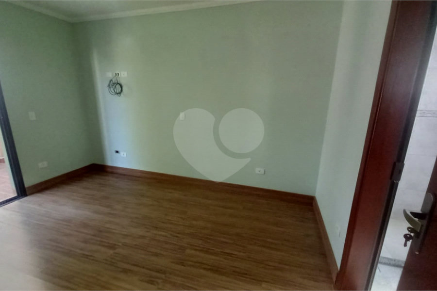 Sobrado à venda com 4 quartos, sendo 2 suítes, em Tremembé, São Paulo, SP
