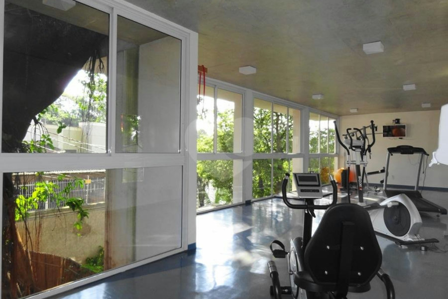 Casa à venda com 4 quartos, sendo 3 suítes,  no condomínio Domus, São Paulo - SP