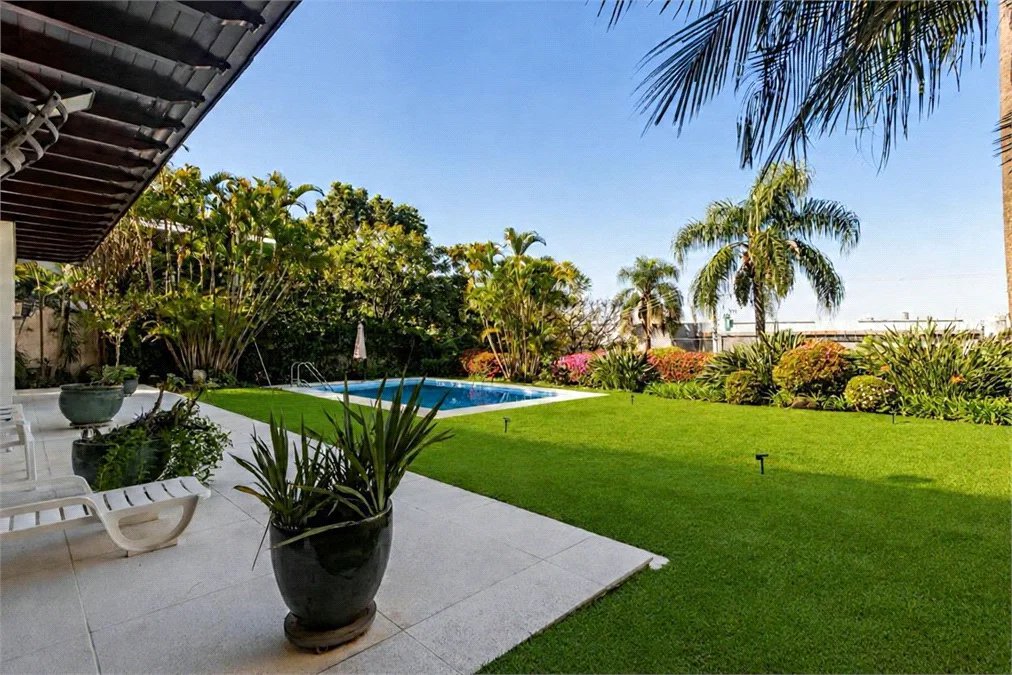 Casa à venda com 5 quartos, sendo 3 suítes, em Jardim Guedala, São Paulo, SP