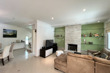 Casa à venda com 5 quartos, sendo 3 suítes,  no condomínio Village Saint Charbel, Araçoiaba da Serra - SP
