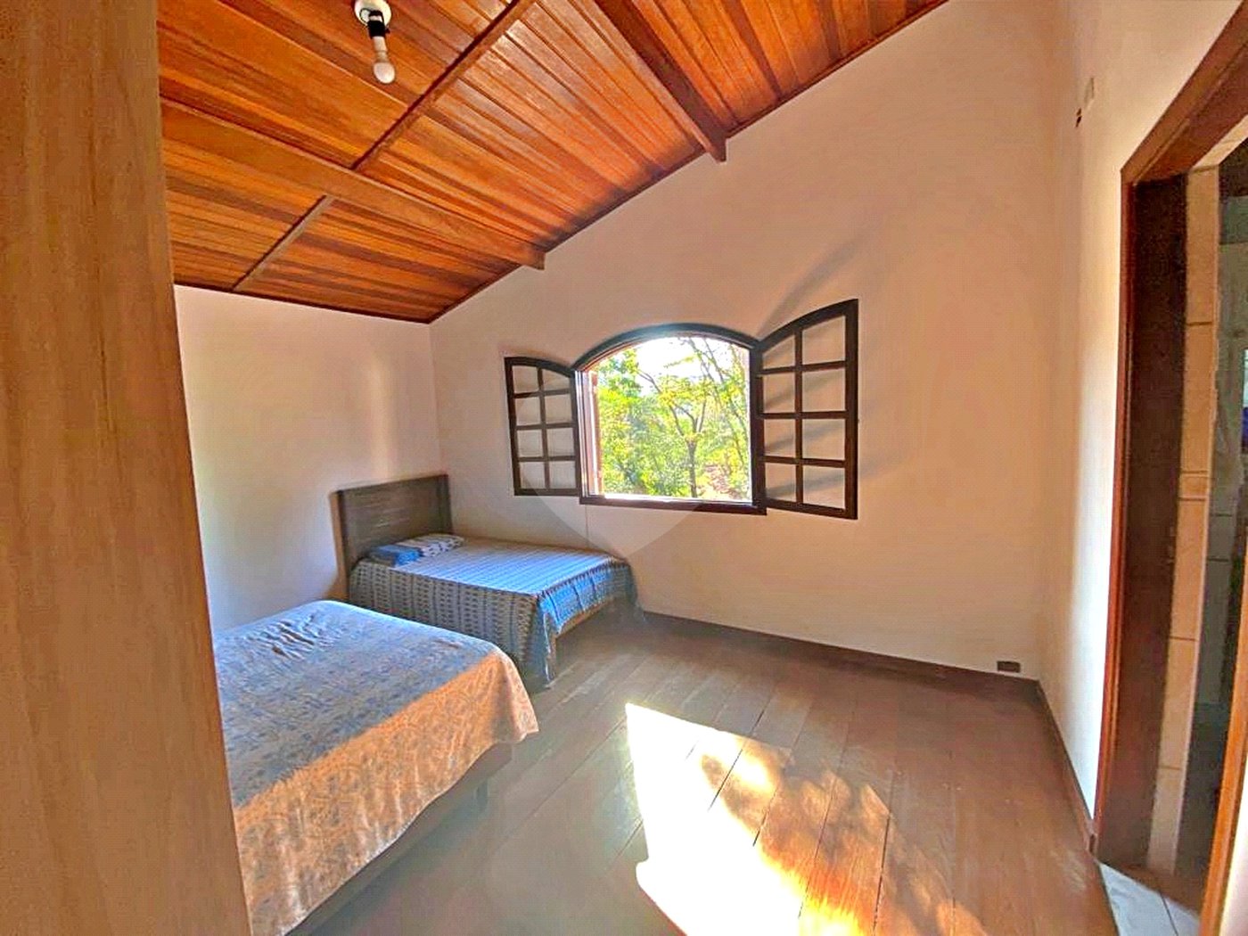 Chácara à venda com 3 quartos, sendo 1 suíte,  em Monterrey, Louveira, SP