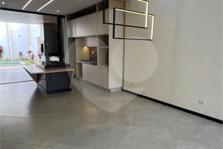 Casa à venda com 3 quartos, sendo 1 suíte, no condomínio Veneza, Mogi das Cruzes - SP